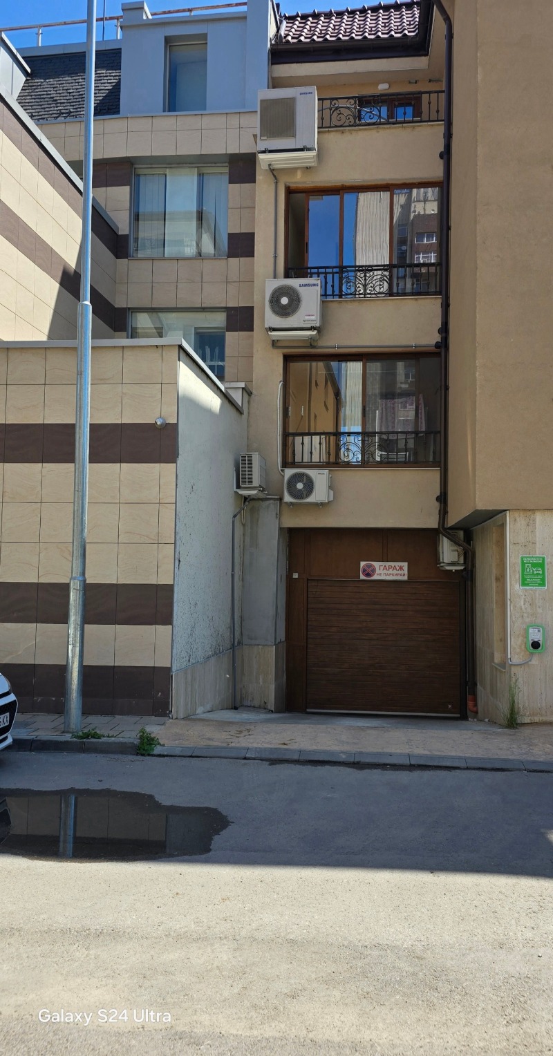 Дава под наем  Гараж град Русе , Център , 20 кв.м | 53343735
