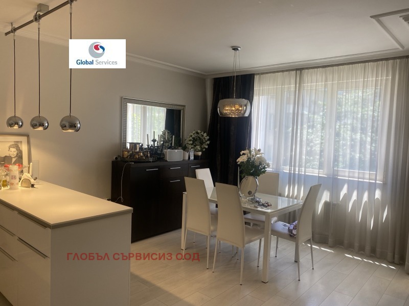 Дава под нем  2-стаен, град София, Лозенец •  950 € • ID 54285998 — holmes.bg - [1] 