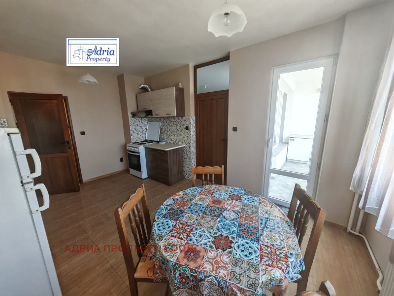 Zu vermieten  2 Schlafzimmer Sofia , Nadeschda 1 , 68 qm | 79182511 - Bild [2]