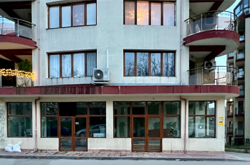Дава под Наем ЗАВЕДЕНИЕ в град Велико Търново, Централна гара - 200 кв.м / 760 € » 1 486.43 лв., СИГНИЧЕР ЕСТЕЙТС