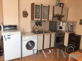 Studio m-t Alen mak, Varna