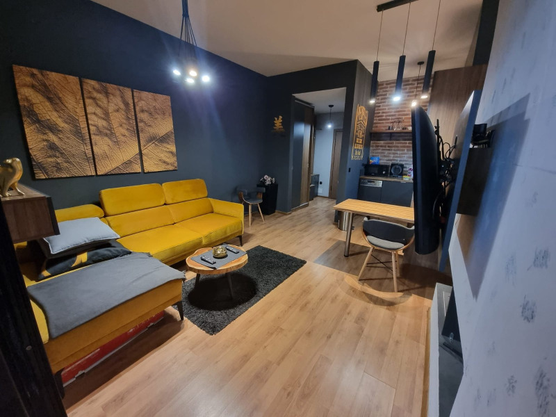 Дава под нем  2-стаен, град София, Студентски град •  500 EUR • ID 35885013 — holmes.bg - [1] 