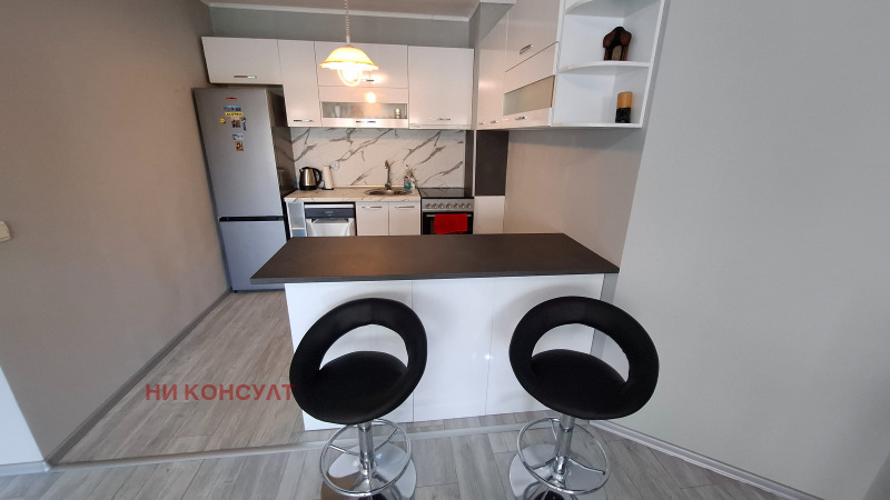 Издаје се  2 спаваће собе Софија , Центар , 85 м2 | 11487117 - слика [6]
