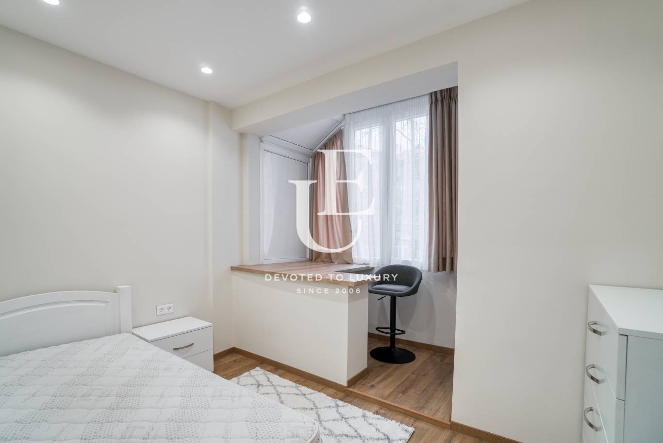 Дава под наем 3-СТАЕН, гр. София, Център, снимка 5 - Апартаменти - 53783975