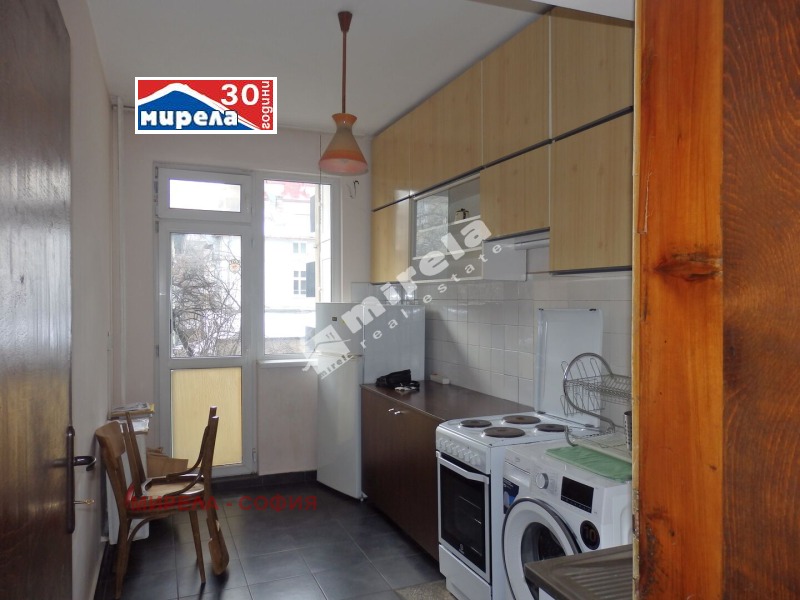 Дава под наем 3-СТАЕН, гр. София, Център, снимка 2 - Апартаменти - 53371001