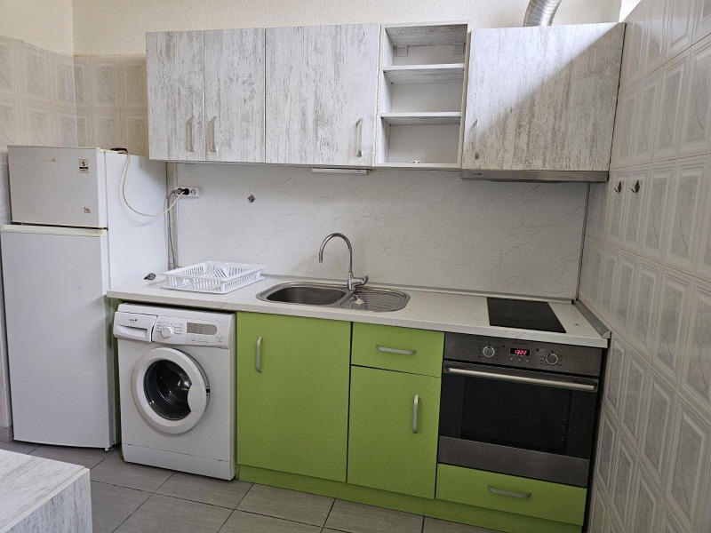 Προς ενοικίαση  1 υπνοδωμάτιο Πλοβδηβ , Προσλαβ , 60 τ.μ | 27687853