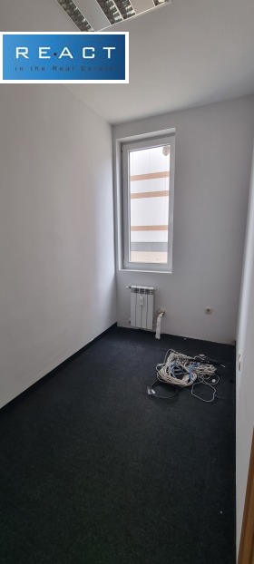 Büro Borowo, Sofia 12