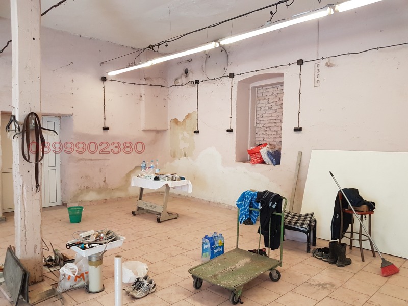 Kiadó  Tárolás Plovdiv , Filipovo , 90 négyzetméter | 82303446