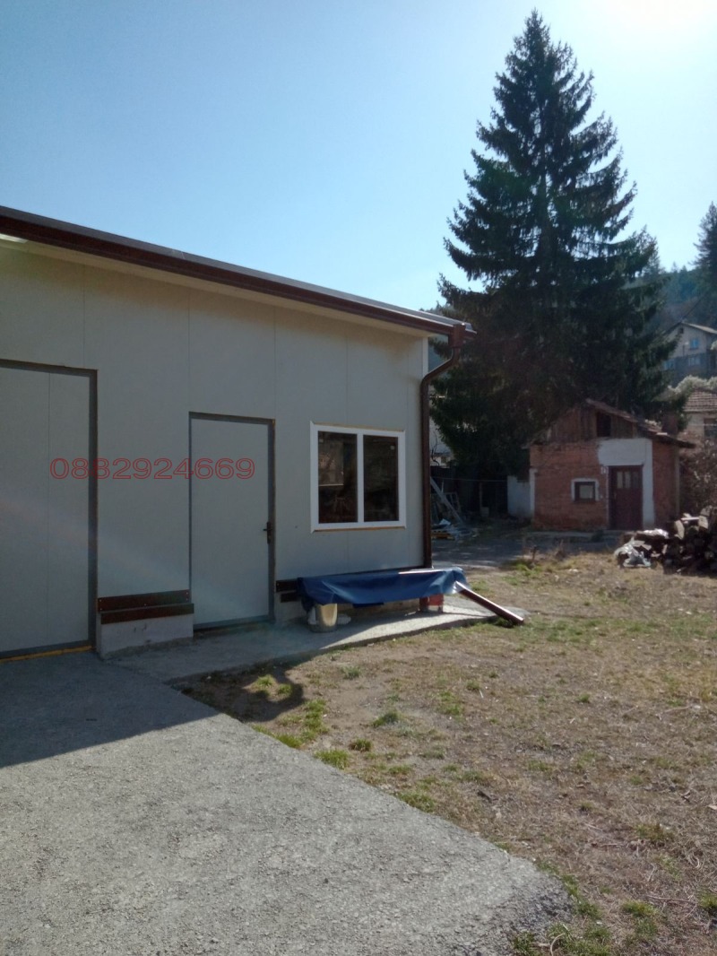 Дава под наем ПРОМ. ПОМЕЩЕНИЕ, гр. Трън, област Перник