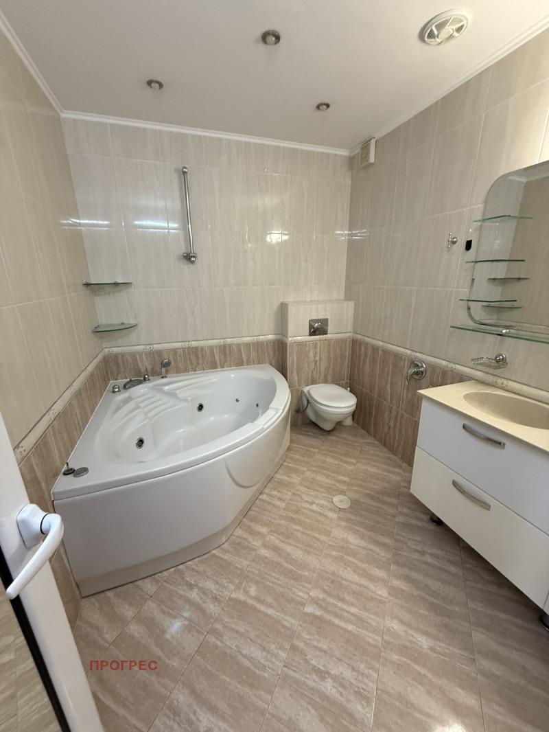 Zu vermieten  3 Schlafzimmer Plowdiw , Karschijaka , 145 qm | 15619499 - Bild [7]