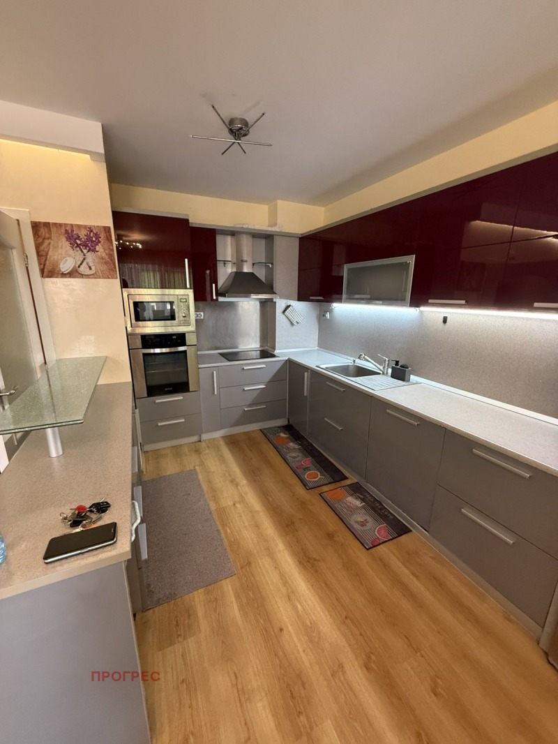 Zu vermieten  3 Schlafzimmer Plowdiw , Karschijaka , 145 qm | 15619499 - Bild [2]