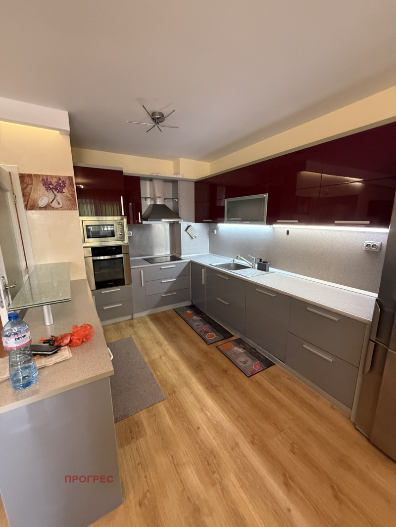 Zu vermieten  3 Schlafzimmer Plowdiw , Karschijaka , 145 qm | 15619499 - Bild [10]