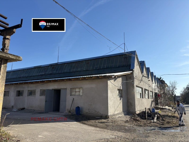 Дава под Наем ПРОМ. ПОМЕЩЕНИЕ в град София, с. Световрачене - 500 кв.м / 1 500 € » 2 933.75 лв., РЕМАКС СИТИ