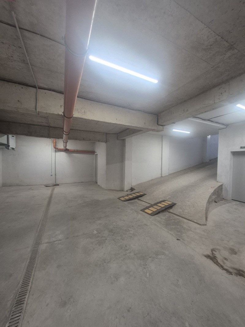 För uthyrning  Parkeringsplats Pleven , Sjirok centar , 20 kvm | 41897627 - bild [5]