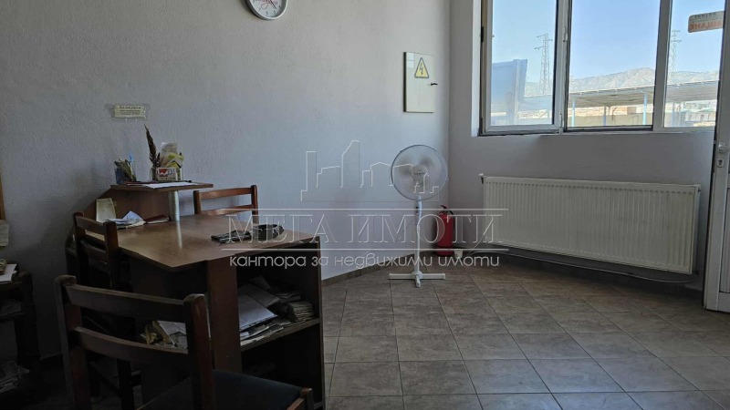 Дава под наем  Склад град Сливен , Промишлена зона , 600 кв.м | 96445892 - изображение [6]