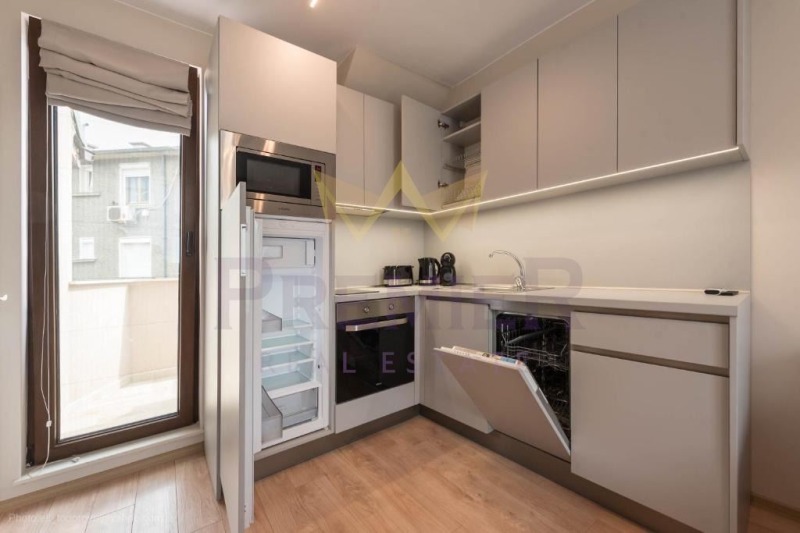 Дава под Наем 3-СТАЕН в град Варна, Гръцка махала - 85 кв.м / 1 200 € » 2 347.00 лв., ИМОТИ ПРЕМИЕР- ВАРНА