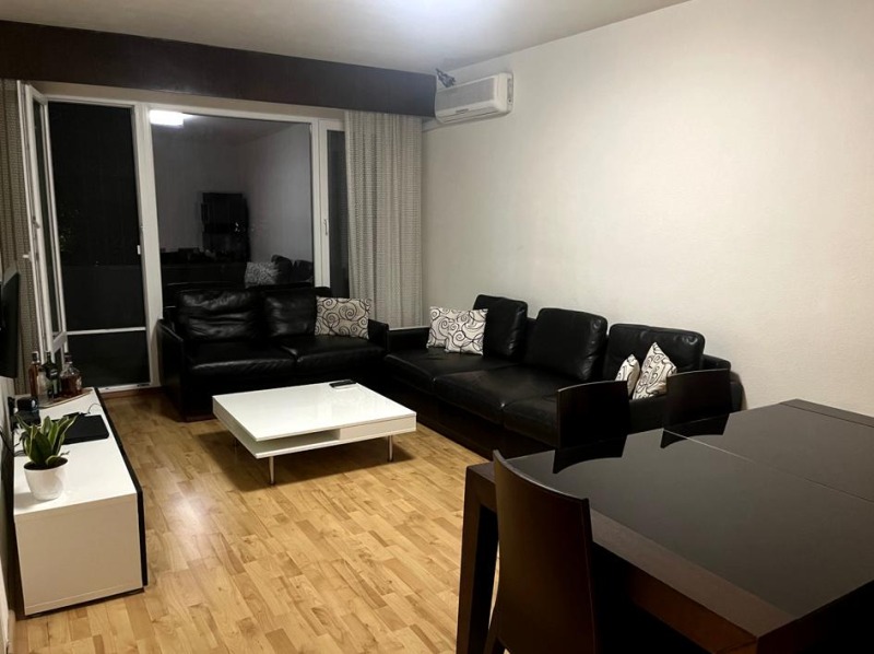 Дава под Наем 3-СТАЕН в град Пловдив, Кючук Париж - 93 кв.м / 409 € » 799.93 лв., РЕВОЛЮШЪН ЕСТЕЙТ ЮГ