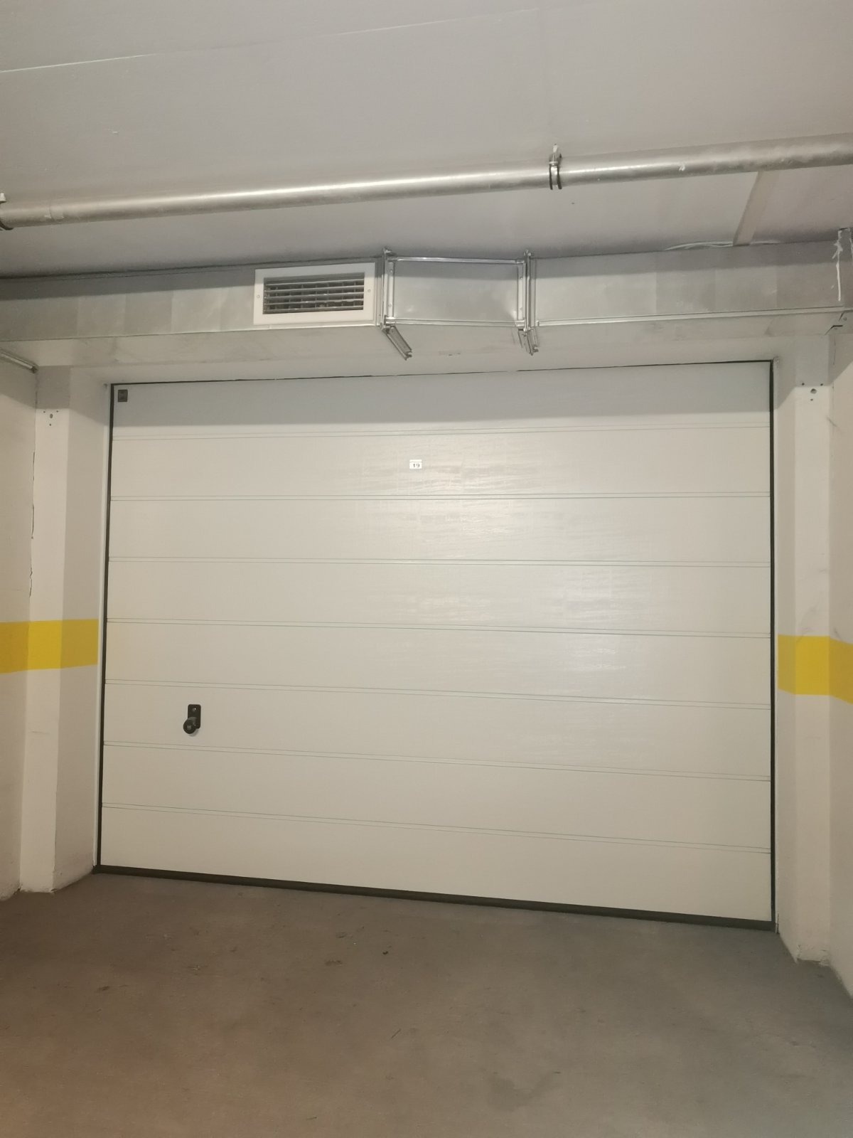 Дава под наем ГАРАЖ, ПАРКОМЯСТО, гр. София, Център, снимка 4 - Гаражи и паркоместа - 54049863