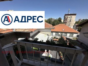 Όροφος σπιτιού Ηδεαλεν τσενταρ, Πλεβεν 10
