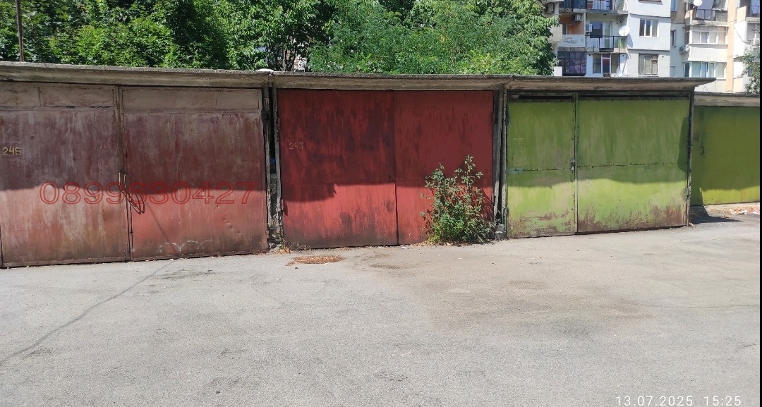 Дава под наем ГАРАЖ, ПАРКОМЯСТО, гр. Враца, Дъбника, снимка 2 - Гаражи и паркоместа - 53928590