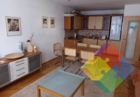 2 makuuhuonetta VINS-Tšerven ploštad, Varna