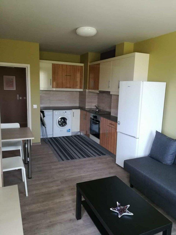 Издаје се  2 спаваће собе Софија , Студентски град , 80 м2 | 36244272