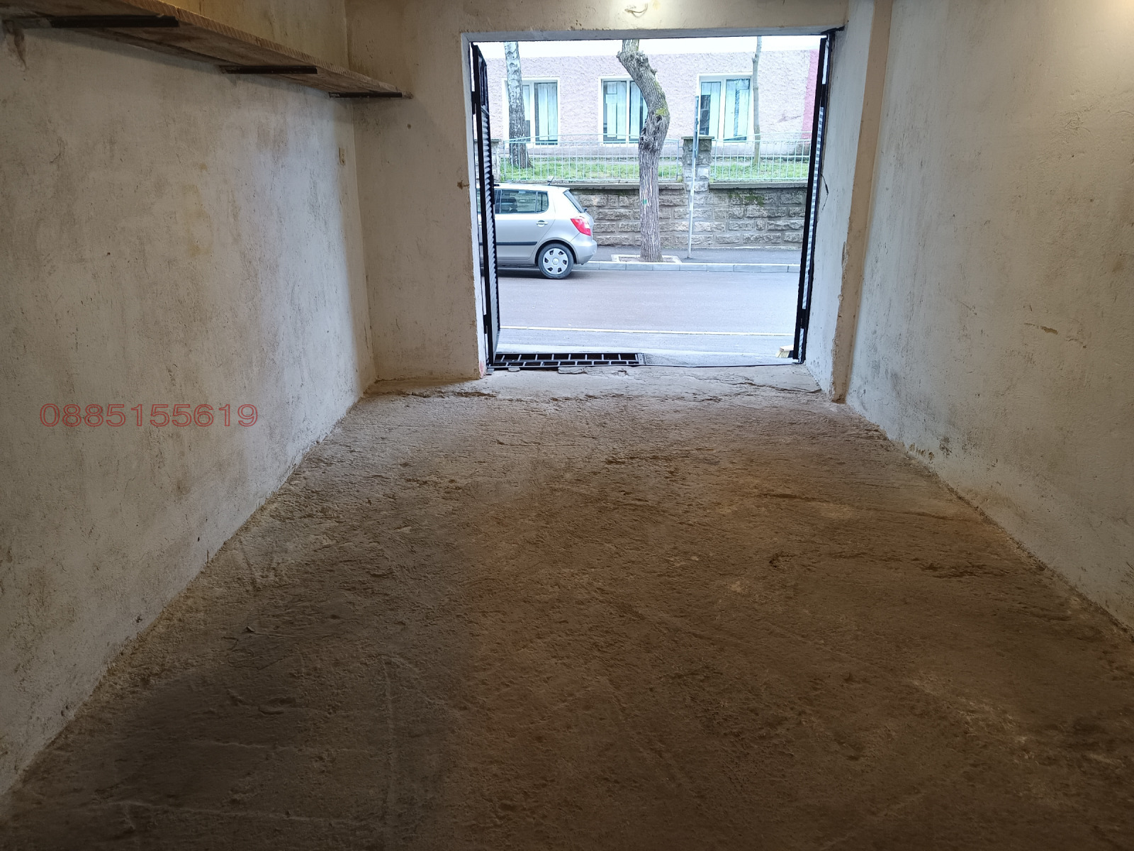 Дава под наем ГАРАЖ, ПАРКОМЯСТО, гр. Шумен, Математическа гимназия, снимка 2 - Гаражи и паркоместа - 53959333