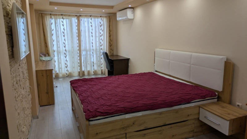Дава под наем  2-стаен град Пловдив , Младежки Хълм , 90 кв.м | 52083586