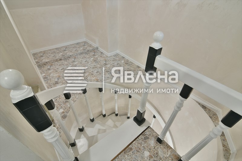 Издаје се  3+ спаваћа соба Варна , Центар , 170 м2 | 89805780 - слика [6]