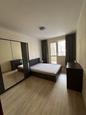 1 chambre Svoboda, Sofia 4