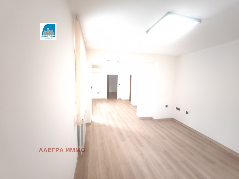 Para alugar  Escritório Plovdiv , Centar , 90 m² | 67766386
