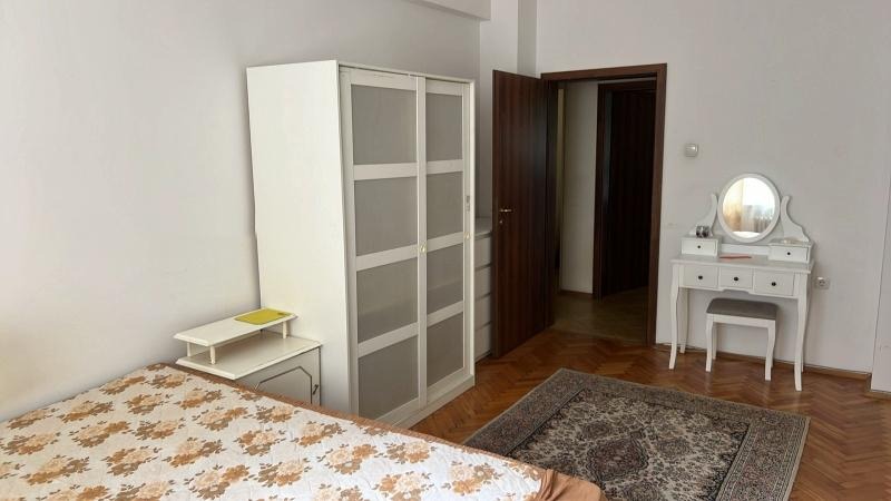 För uthyrning  1 sovrum Sofia , Centar , 83 kvm | 38714570 - bild [4]