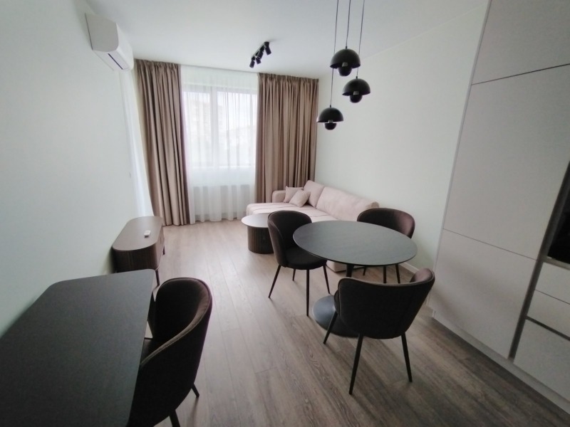 Zu vermieten  1 Schlafzimmer Sofia , Zentar , 65 qm | 91370462