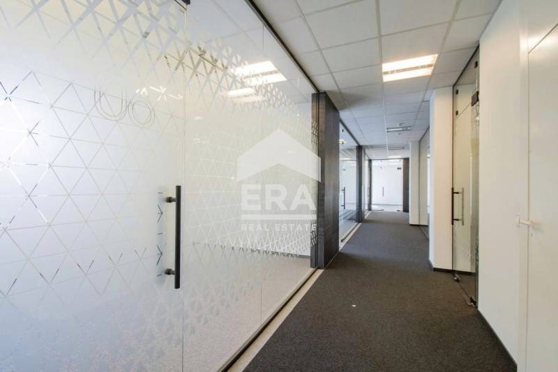 Te huur  Kantoor Sofia , Tsentar , 239 m² | 57249210 - afbeelding [2]