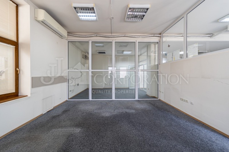 Te huur  Kantoor Sofia , Tsentar , 190 m² | 19608042 - afbeelding [4]