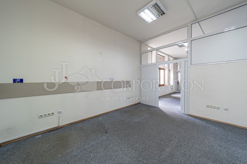 Te huur  Kantoor Sofia , Tsentar , 190 m² | 19608042 - afbeelding [6]