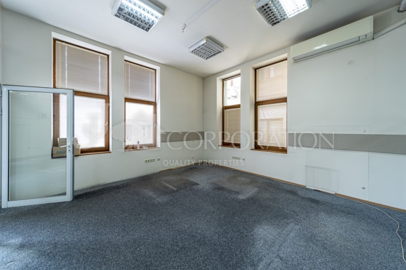 Te huur  Kantoor Sofia , Tsentar , 190 m² | 19608042 - afbeelding [3]