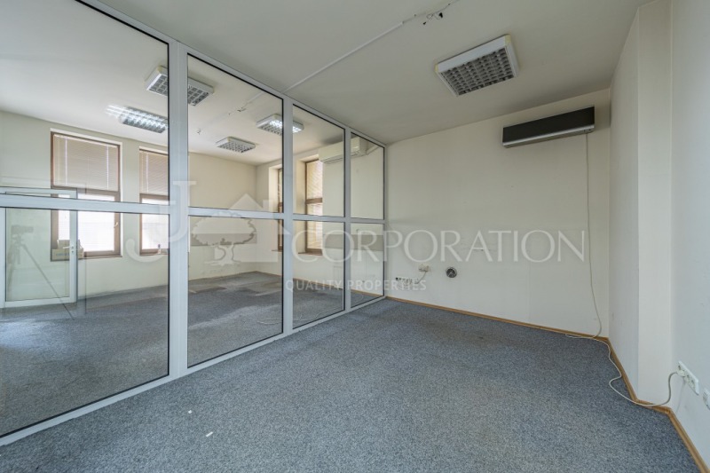 Te huur  Kantoor Sofia , Tsentar , 190 m² | 19608042 - afbeelding [7]