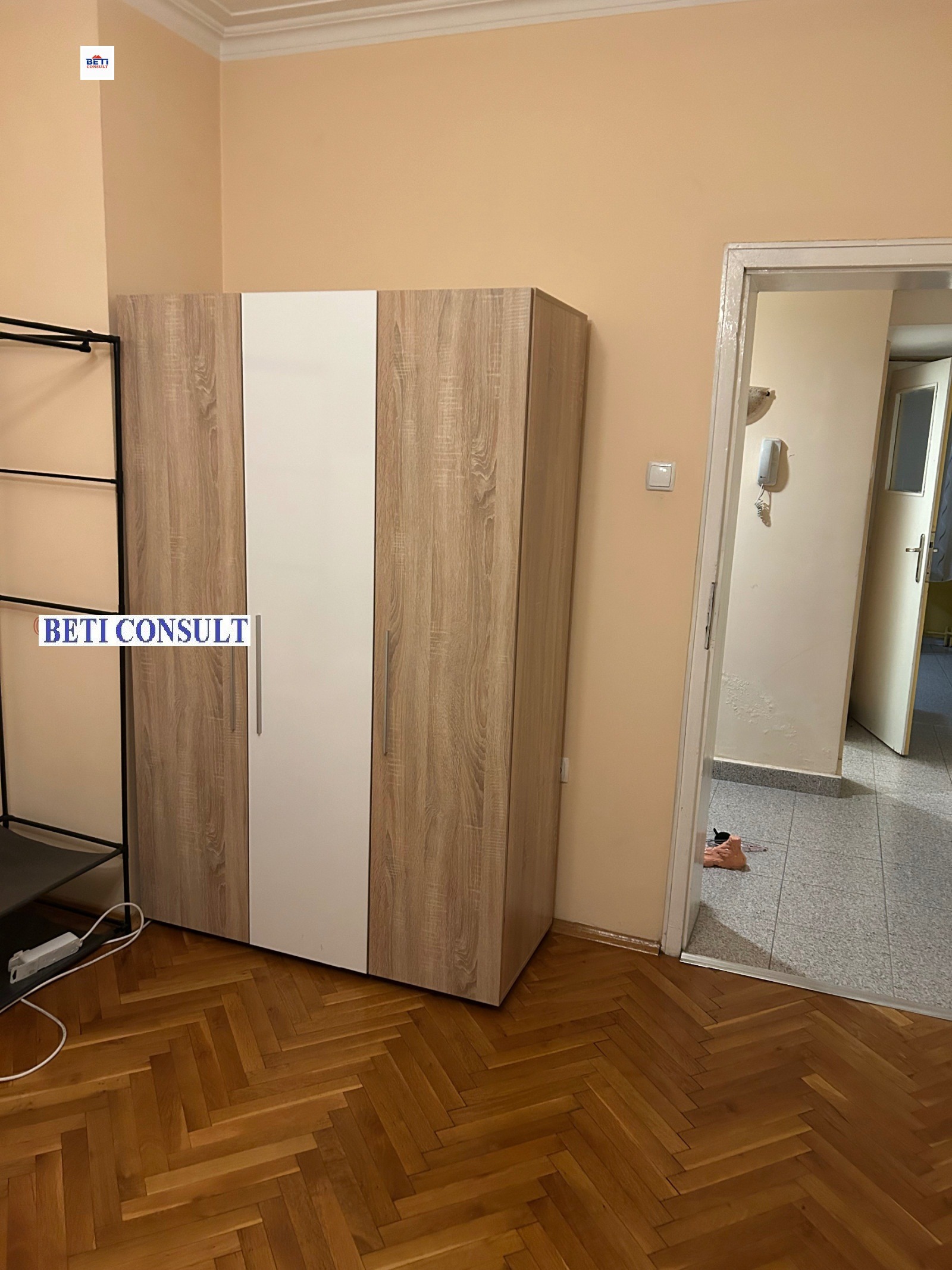 Дава под наем СТАЯ, гр. София, Иван Вазов, снимка 2 - Стаи под наем - 56395157