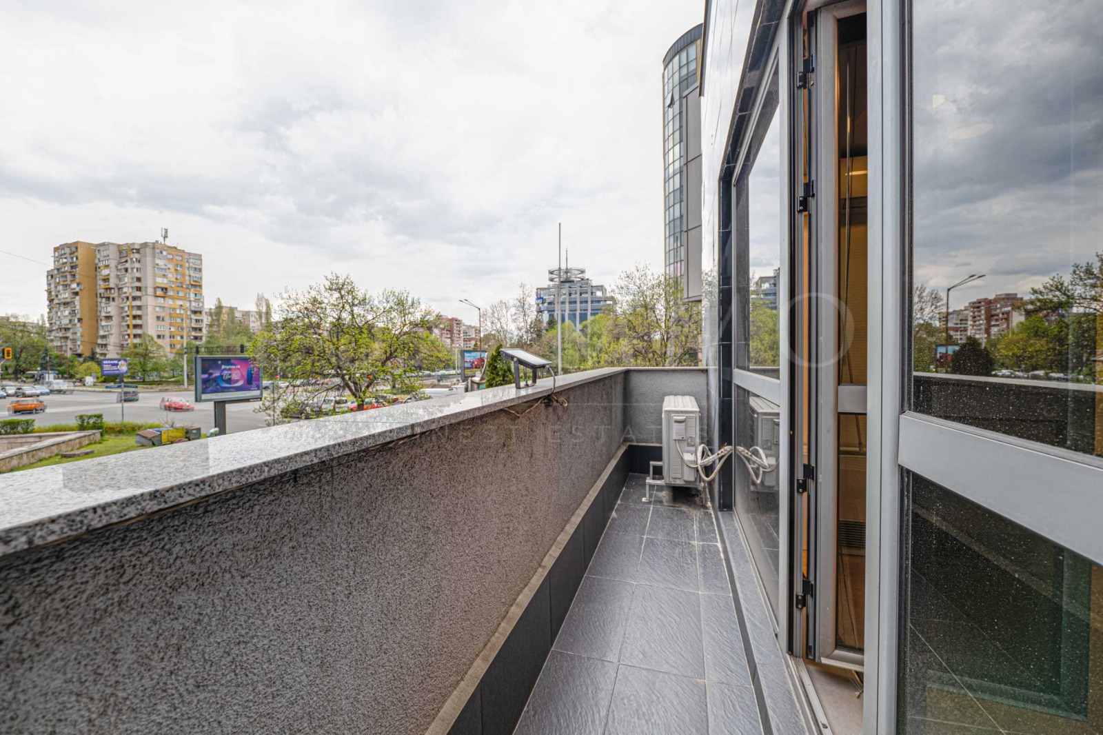 Дава под наем ОФИС, гр. София, Гоце Делчев, снимка 16 - Офиси - 54293550