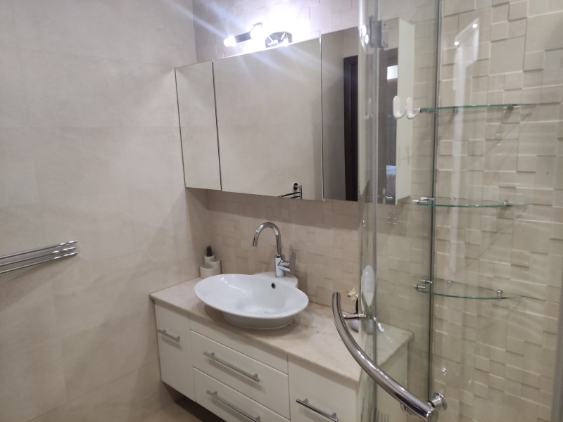Дава под наем  4-стаен град София , Изгрев , 180 кв.м | 36708899 - изображение [15]