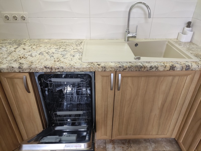 Дава под наем  4-стаен град София , Изгрев , 180 кв.м | 36708899 - изображение [6]