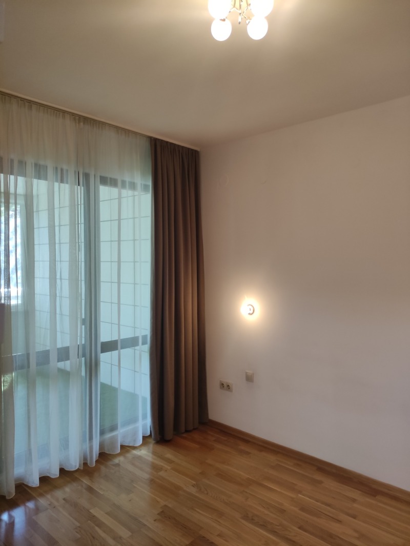 Дава под наем  4-стаен град София , Изгрев , 180 кв.м | 36708899 - изображение [7]