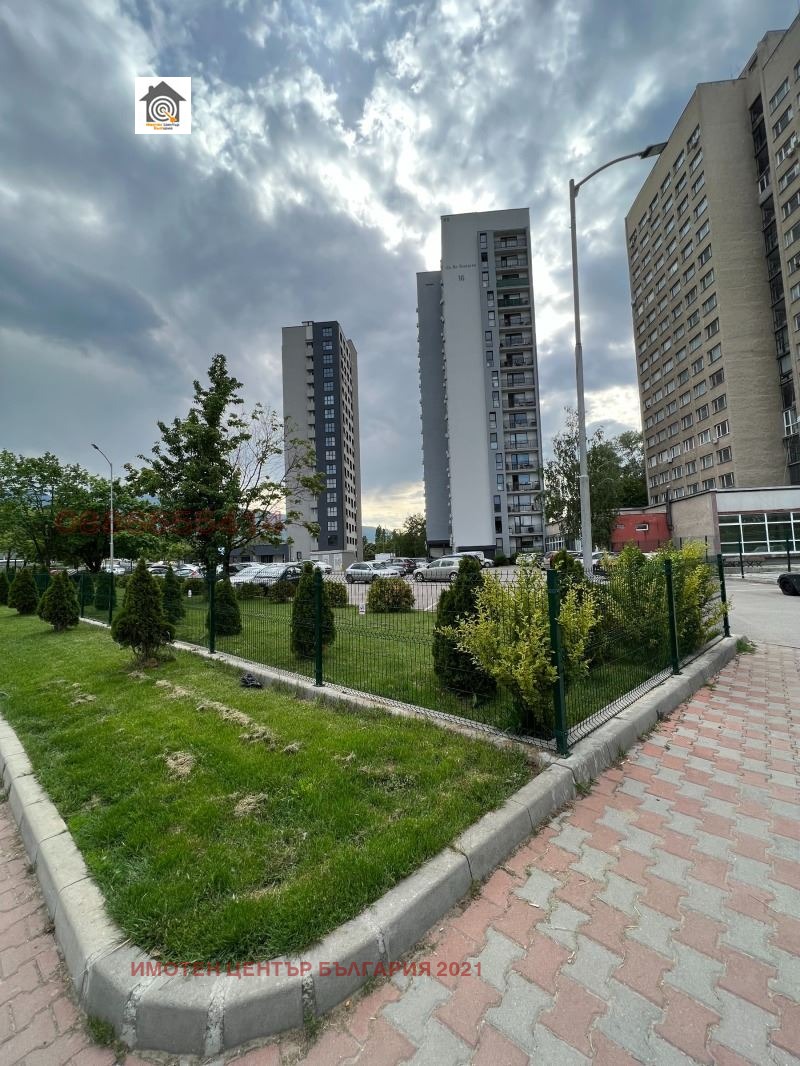 Kiadó  Tárolás Sofia , Darvenica , 200 négyzetméter | 39691123