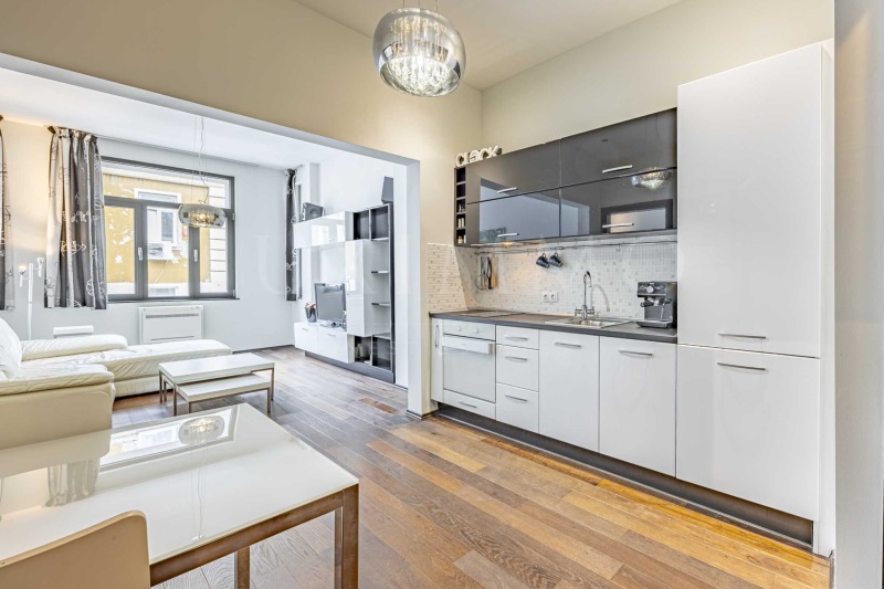 Дава под наем 3-СТАЕН, гр. София, Център, снимка 2 - Апартаменти - 53506033