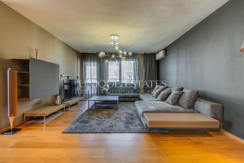 A louer  3 chambres Sofia , Iztok , 273 m² | 71319214