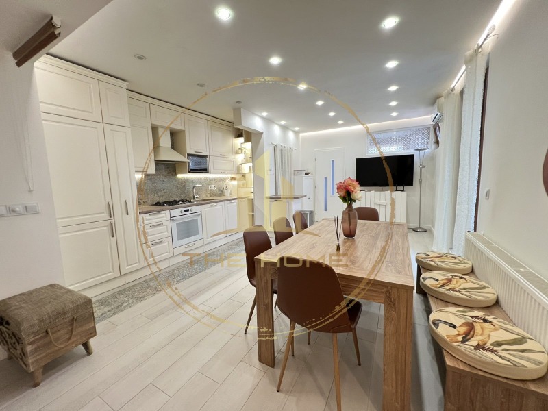 A louer  3 chambres Varna , Tsentar , 107 m² | 93232918