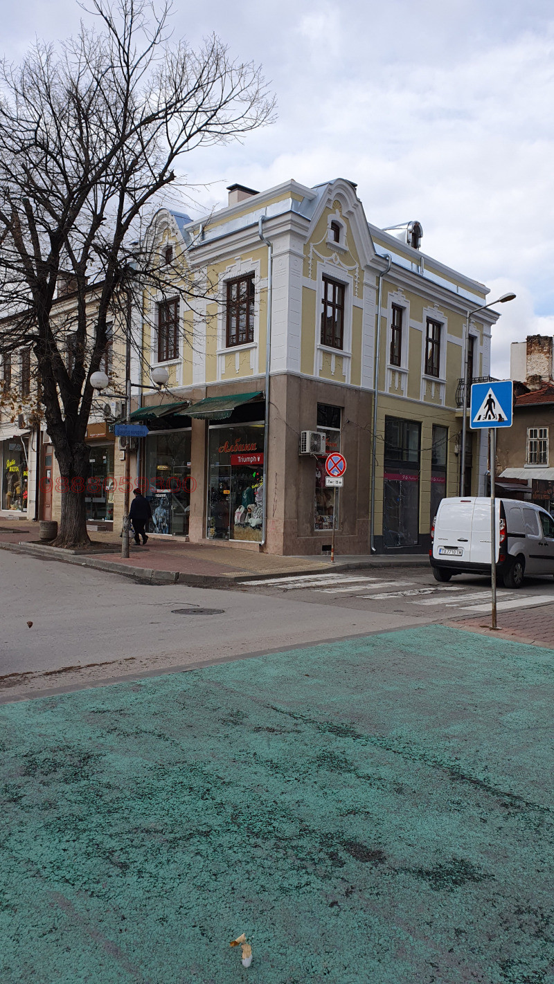 Дава под Наем КЪЩА в град Шумен, Център - 180 кв.м / При запитване