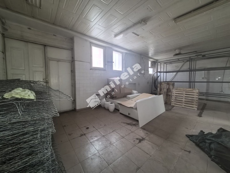 Дава под Наем СКЛАД в град Ямбол, Каргон - 250 кв.м / 550 € » 1 075.71 лв., МИРЕЛА ЯМБОЛ