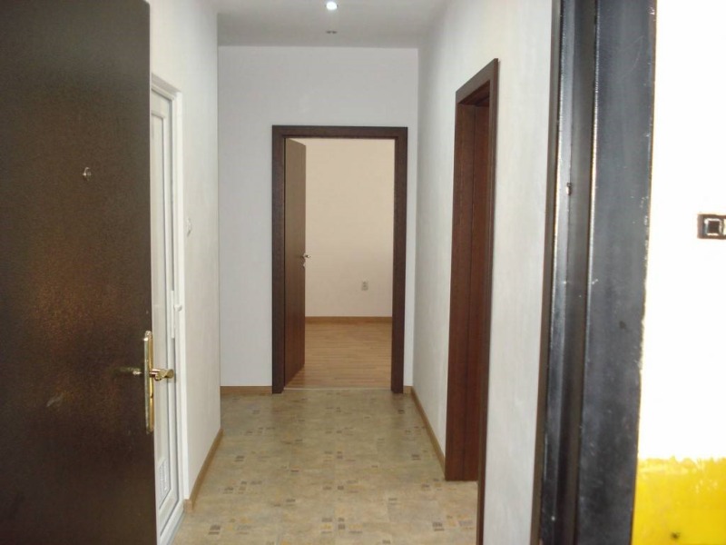 Дава под Наем МНОГОСТАЕН в град Пловдив, Кършияка - 94 кв.м / 434.60 € » 850 лв., РИНЕКС РЕВОЛЮШЪН